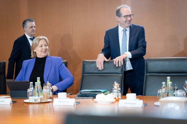 Kabinettsitzung, Bundesregierung, Auftakt Auftakt, Kabinettsitzung, Bundesregierung, Alexander Dobrindt, Bundesinnenminister, Bärbel Bas, Bundesministerin, Arbeit, Soziales Berlin Berlin GER