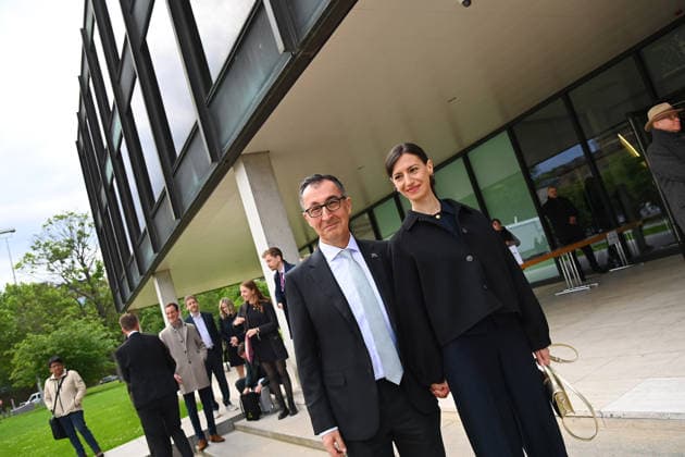 Cem OEZDEMIR mit Ehefrau Flavia ZAKA vor dem Landtag. Ministerpraesidenten Wahl in Baden Wuerttemberg am 13.05.2026 im Landtag in Stuttgart