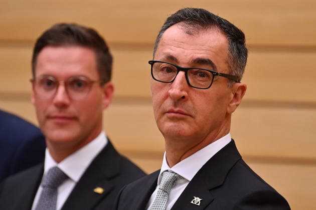 Cem OEZDEMIR (Ministerpraesident Baden Wuerttemberg),li:Manuel HAGEL (CDU,Innenminister BW). Ministerpraesidenten Wahl in Baden Wuerttemberg am 13.05.2026 im Landtag in Stuttgart