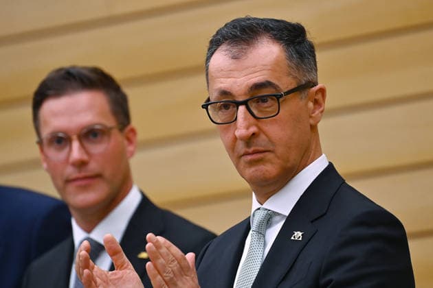 Cem OEZDEMIR (Ministerpraesident Baden Wuerttemberg),li:Manuel HAGEL (CDU,Innenminister BW). Ministerpraesidenten Wahl in Baden Wuerttemberg am 13.05.2026 im Landtag in Stuttgart