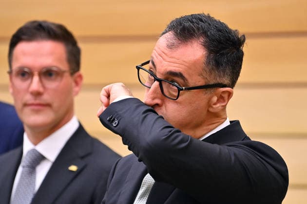 Cem OEZDEMIR (Ministerpraesident Baden Wuerttemberg),li:Manuel HAGEL (CDU,Innenminister BW). Ministerpraesidenten Wahl in Baden Wuerttemberg am 13.05.2026 im Landtag in Stuttgart