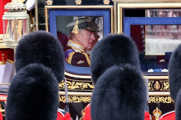 May 13, 2026, London, London, UK: London, UK. KING CHARLES III and QUEEN CAMILLA travel along the Mall as they arrive back at Buckingham Palace after the State Opening of Parliament and The Kings Speech at the House of Lords, in Westminster, London. The Kings Speech marks the formal start of the parliamentary year and sets out the government s agenda for the 2026-27 session. London UK  - ZUMAl94_ 20260513_zaf_l94_049 Copyright: xDinendraxHariax