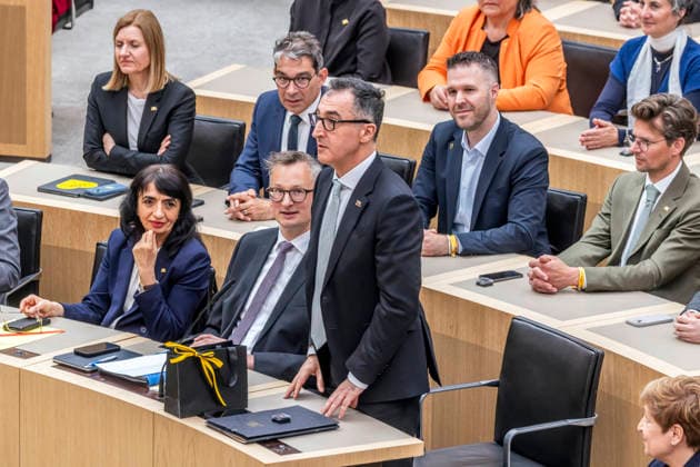 Cem Özdemir ist neuer Ministerpräsident des Landes Baden-Württemberg. Am 13. Mai wurde der Politiker der Partei Die Grünen im Landtag vereidigt. Hier nach der Wahl, als er offiziell erklärte, das Amt anzunehmen. 13.05.2026, Stuttgart, Baden-Württemberg, Deutschland