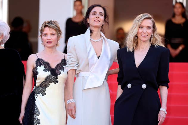 Melanie Thierry, Charline Bourgeois-Tacquet und Lea Drucker bei der Premiere des Kinofilms La vie d une femme A Woman s Life auf dem Festival de Cannes 2026 79. Internationale Filmfestspiele von Cannes im Palais des Festivals. Cannes, 13.05.2026