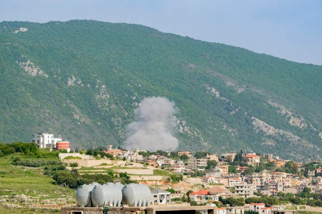 Israeli Airstrikes Hit Southern Lebanon Smoke rises following an Israeli airstrike in the town of Arab Selim in southern Lebanon on May 13, 2026. Cross-border hostilities between Israel and armed groups in Lebanon have continued despite ceasefire efforts and international diplomatic pressure. Jarjouaa Nabatiye Lebanon Copyright: xCourtneyxBonneaux
