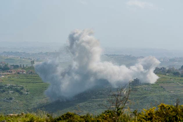 Israeli Airstrikes Hit Southern Lebanon Smoke rises following an Israeli airstrike in Deir Zahrani, southern Lebanon, on May 13, 2026. Cross-border hostilities between Israel and armed groups in Lebanon have continued despite ceasefire efforts and international diplomatic pressure. Jarjouaa Nabatiye Lebanon Copyright: xCourtneyxBonneaux
