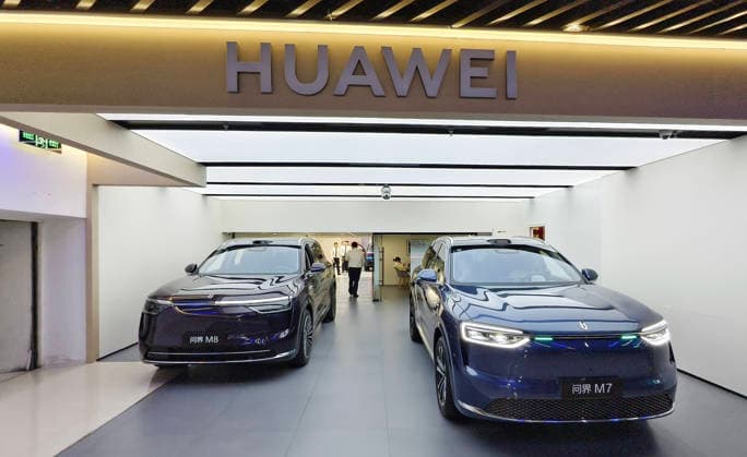 Huawei Intelligent Mobility Experience Store SHANGHAI, CHINA - MAY 13, 2026 - SERES AITO M7 and M8 New Energy Vehicles displayed in the Huawei Intelligent Mobility Experience Store in Shanghai, China on May 13, 2026. Shanghai Shanghai China  Copyright: xCFOTOx i1778720370806