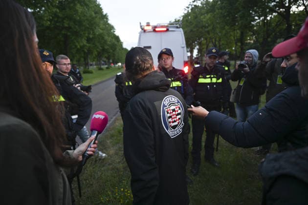 Violent Protest at Asylum Shelter in Loosdrecht LOOSDRECHT, NETHERLANDS - MAY 13: Police officers and emergency services respond after a protest outside a temporary asylum shelter turned violent, leading to several arrests after demonstrators reportedly set fires and launched projectiles near the facility in Loosdrecht, Netherlands, on May 13, 2026. Mouneb Taim Anadolu Loosdrecht Netherlands. Editorial use only. Please get in touch for any other usage.  Copyright: x2026xAnadoluxMounebxTaimx