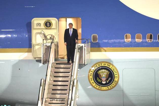 BEIJING, CHINA - MAY 13: U.S. President Donald Trump departs Air Force One at Beijing Capital International Airport on May 13, 2026 in Beijing, China. U.S. President Donald Trump arrived in Beijing on Wednesday evening for a state visit to China.  Copyright: xChinaxNewsxServicex 111641348833