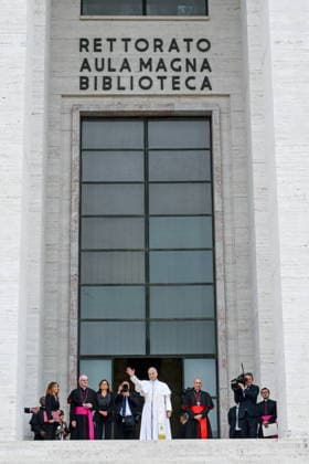 May 14, 2026, Rome, Rome, Italy: Pope Leo XIV at Sapienza University on a pastoral visit, Rome, May 14, 2025 Rome Italy  - ZUMAa289 20260514_zia_a289_025 Copyright: xMariaxLauraxAntonellix xAgfx