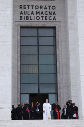 IPA84672956 - Rome - Italy, May 14, 2026: Institutional visit of His Holiness Pope Leo XIV to Sapienza University of Rome. The meeting with the Roman academic community represented a moment of discussion on the themes of education, research and the role of new generations in contemporary society.  Copyright: xmarcoxiacobuccix xmarcoxiacobuccix 84672956
