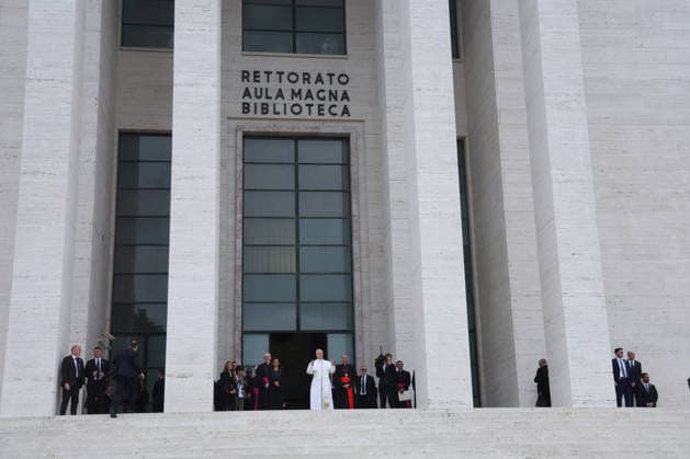 IPA84672909 - Rome - Italy, May 14, 2026: Institutional visit of His Holiness Pope Leo XIV to Sapienza University of Rome. The meeting with the Roman academic community represented a moment of discussion on the themes of education, research and the role of new generations in contemporary society.  Copyright: xmarcoxiacobuccix xmarcoxiacobuccix 84672909