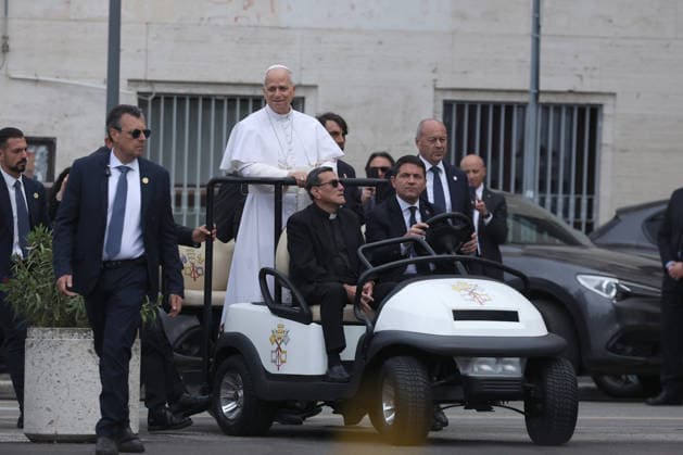 IPA84672913 - Rome - Italy, May 14, 2026: Institutional visit of His Holiness Pope Leo XIV to Sapienza University of Rome. The meeting with the Roman academic community represented a moment of discussion on the themes of education, research and the role of new generations in contemporary society.  Copyright: xmarcoxiacobuccix xmarcoxiacobuccix 84672913