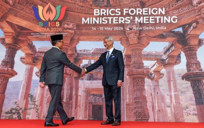 External Affairs Minister S. Jaishankar welcomes Indonesian Foreign Minister Sugiono during the BRICS Foreign Ministers™ Meeting New Delhi, May 14 (ANI): External Affairs Minister S. Jaishankar welcomes Indonesian Foreign Minister Sugiono during the BRICS Foreign Ministers™ Meeting, at Bharat Mandapam, in New Delhi on Thursday. New Delhi Delhi India Copyright: xANIx ANI_20260514063