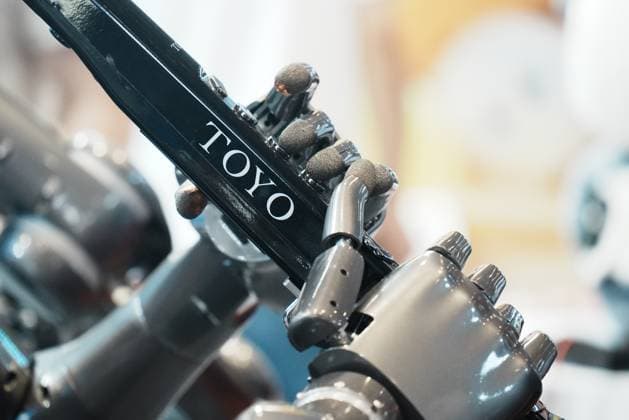 HRTE2026 Held in Hangzhou A humanoid robot plays a musical instrument at the 2nd Hangzhou International Humanoid Robot and Robotics Technology Exhibition in Hangzhou, Zhejiang Province, China on May 14, 2026. Hangzhou Zhejiang China  Copyright: xCFOTOx i1778781921046
