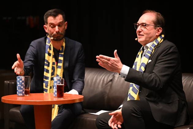 Marc Frings, Generalsekretaer des Zentralkomitees der deutschen Katholiken (ZdK) und Bundesinnenminister Alexander Dobrindt (CSU, v.l.n.r.) reden ueber das Thema Wie schuetzen wir die Demokratie in unserem Land? auf dem Katholikentag in Wuerzburg (Foto vom 14.05.2026). Bis Sonntag werden beim 104. Deutschen Katholikentag unter dem biblischen Leitwort Hab Mut, steh auf! mehrere zehntausend Teilnehmende zu insgesamt 900 Veranstaltungen erwartet. Das Treffen soll angesichts von Krieg, Klimawandel, sozialer Spaltung sowie Vertrauenskrisen in Politik und Kirche dazu ermutigen, nach Wegen fuer die Zukunft zu suchen. (Siehe epd-Meldung vom 14.05.2026) EDITORIAL USE ONLY