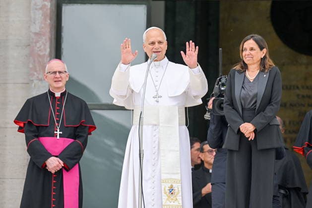 May 14, 2026, Rome, Rome, Italy: Pope Leo XIV at Sapienza University on a pastoral visit, with Rector Antonella Polimeni to his left, Rome, May 14, 2025 Rome Italy  - ZUMAa289 20260514_zia_a289_035 Copyright: xMariaxLauraxAntonellix xAgfx