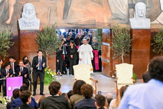 May 14, 2026, Rome, Rome, Italy: Pope Leo XIV with Rector Antonella Polimeni, during his visit to Sapienza University, Rome, 14 05 2025 Rome Italy  - ZUMAa289 20260514_zia_a289_054 Copyright: xMariaxLauraxAntonellix xAgfx