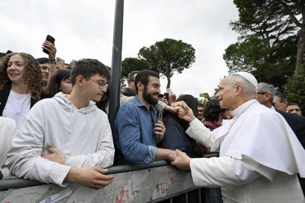 Pope Leo XIV Visits The Sapienza University of Rome - Rome Pope Leo XIV makes pastoral visit to the Sapienza University of Rome, Italy on May 14, 2026. In his speech he urged young people to reject resignation, become ‘artisans of true peace,’ and warned against rising military spending and the dangers of artificial intelligence in war. The Sapienza University of Rome was founded in 1303 and is one of the world s oldest universities. With over 110,000 students, it is also the largest university in Europe. Photo by (EV) Simone Risoluti Vatican Media ABACAPRESS.COM Rome Italy  Copyright: xABACAx