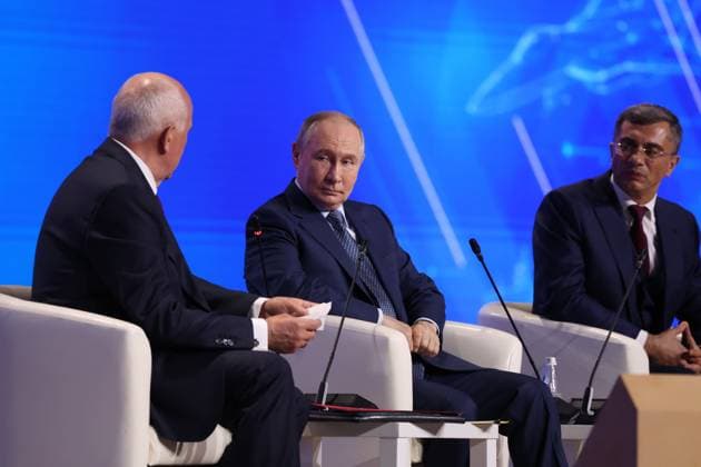 Russia Putin Engineering Union Congress 9164963 14.05.2026 Rostec State Corporation CEO Sergei Chemezov, Russian President Vladimir Putin and Chairman of the State Duma Committee on Industry and Trade Vladimir Gutenev attend the 10th Congress of the Russian Engineering Union at the Russia National Centre in Moscow, Russia. Vyacheslav Prokofyev Sputnik Moscow Russia  Copyright: xVyacheslavxProkofyevx