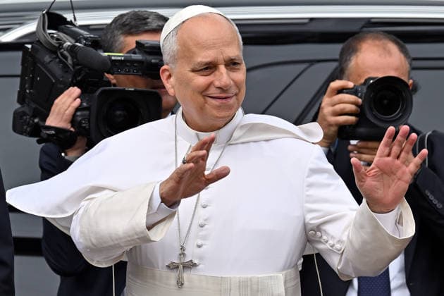 ITALY - POPE LEO XIV DURING A VISIT TO THE SAPIENZA UNIVERSITY IN ROME- 2026 5 14 Italy, Rome, 2026 5 14 .Pope Leo XIV arrives for a visit to the Sapienza University of Rome, EDITORIAL USE ONLY - NO BOOKS Copyright: xALESSIAxGIULIANIx