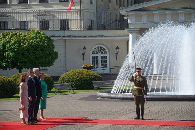 May 14, 2026, Vilnius, Lithuania: President of Finland Alexander Stubb, first lady Suzanne Innes-Stubb, Lithuanian President Gitanas Nauseda and First Lady Diana Nausediene are seen during a welcome ceremony at the Presidential Palace. President of Finland arrived in Lithuania on May 14 for a two-day state visit. In Vilnius, he met with Lithuanian President Gitanas Nauseda, after which the two leaders addressed the media at a press conference. Vilnius Lithuania - ZUMAs197 20260514_aaa_s197_079 Copyright: xYauhenxYerchakx