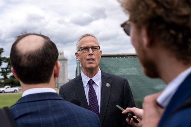 May 14, 2026, Arlington, Va, United States: Congressman Jared Huffman (D-CA) speaks to protestors opposed to President TrumpÃ¢â‚¬â ¢s proposed arch as contractors start preparation work in Washington, D.C. on May 14, 2026. Arlington United States  - ZUMAl312 20260514_znp_l312_033 Copyright: xAndrewxLeydenx