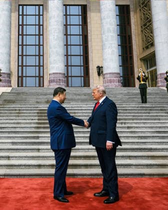 May 14, 2026, Beijing, China: U.S. President DONALD TRUMP shakes hands with his Chinese counterpart XI JINPING, as they attend a welcome ceremony at the Great Hall of the People in Beijing. Beijing China - ZUMAz03_ 20260514_int_z03_579 Copyright: xWhitexHousexPressxOfficex