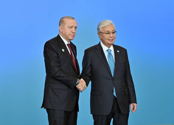Informal Summit of the Organization of Turkic States in Kazakhstan TURKISTAN, KAZAKHSTAN - MAY 15: (----EDITORIAL USE ONLY - MANDATORY CREDIT - TURKISH PRESIDENCY HANDOUT - NO MARKETING NO ADVERTISING CAMPAIGNS - DISTRIBUTED AS A SERVICE TO CLIENTS----) Turkish President Recep Tayyip Erdogan is welcomed by Kazakh President Kassym-Jomart Tokayev ahead of the Informal Summit of the Organization of Turkic States (OTS) at the Turkistan Congress Center in Turkistan, Kazakhstan on May 15, 2026. Turkish Presidency Anadolu Turkistan Kazakhstan. Editorial use only. Please get in touch for any other usage.  Copyright: x2026xAnadoluxTurkishxPresidencyx