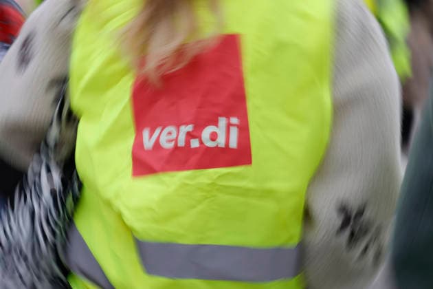 Ohne uns kein Geschäft 15.05.2026 Bundesweiter Streik im Handel - Erster Streik für mehr angemessenen Lohn in der Tarifrunde in Hessen in Frankfurt (und Kassel) mit Demonstrationszug vom DGB-Haus zur Hauptwache Frankfurt Main Hessen Deutschland