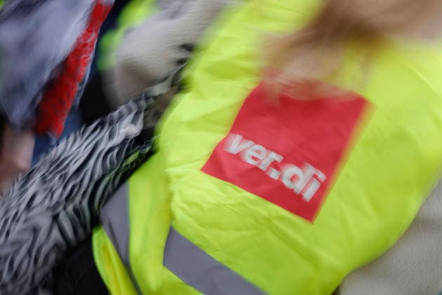 Ohne uns kein Geschäft 15.05.2026 Bundesweiter Streik im Handel - Erster Streik für mehr angemessenen Lohn in der Tarifrunde in Hessen in Frankfurt (und Kassel) mit Demonstrationszug vom DGB-Haus zur Hauptwache Frankfurt Main Hessen Deutschland