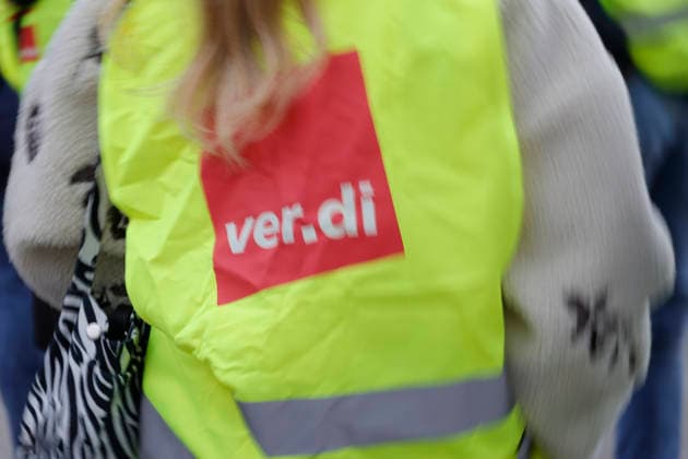 Ohne uns kein Geschäft 15.05.2026 Bundesweiter Streik im Handel - Erster Streik für mehr angemessenen Lohn in der Tarifrunde in Hessen in Frankfurt (und Kassel) mit Demonstrationszug vom DGB-Haus zur Hauptwache Frankfurt Main Hessen Deutschland