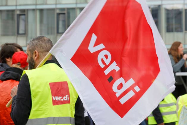 Ohne uns kein Geschäft 15.05.2026 Bundesweiter Streik im Handel - Erster Streik für mehr angemessenen Lohn in der Tarifrunde in Hessen in Frankfurt (und Kassel) mit Demonstrationszug vom DGB-Haus zur Hauptwache Frankfurt Main Hessen Deutschland