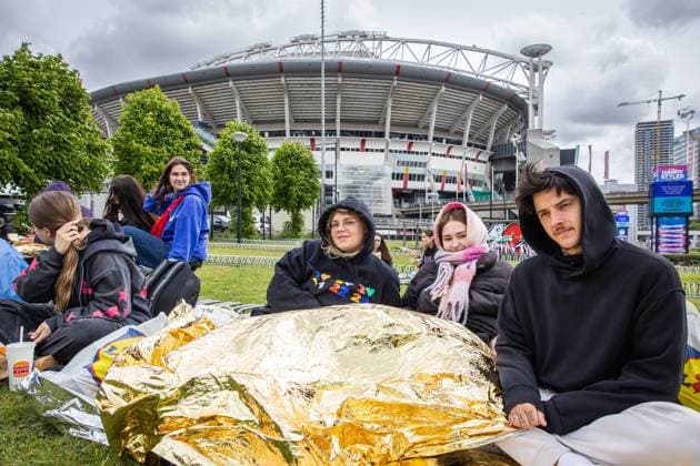 AMSTERDAM - Harry Styles fans at the Johan Cruijff ArenA, the day before the British singer begins his ten-day concert series. The ten concerts in Amsterdam are the only ones on the European mainland and hundreds of thousands of fans are expected at the concerts. DINGENA MOL ANP netherlands out - belgium out  Copyright: xx x558354753x originalFilename: 558354753