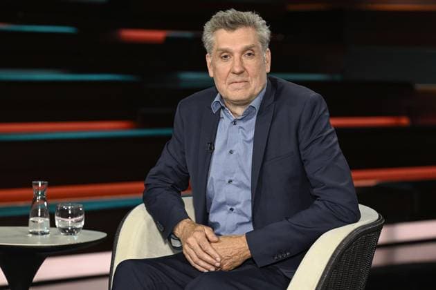 Dr. Oliver von Wrochem (Historiker) 05 26 her Dr. Oliver von Wrochem am 14. Mai 2026 in Markus Lanz , ZDF (Aufzeichnung vom 4. Mai 2026) TV Fernsehen Talkshow Talk Show Deutschland deutsch deutscher Mann Leiter KZ-Gedenkstätte Neuengamme Geschichtswissenschaftler german historian quer halb sitzend neutral