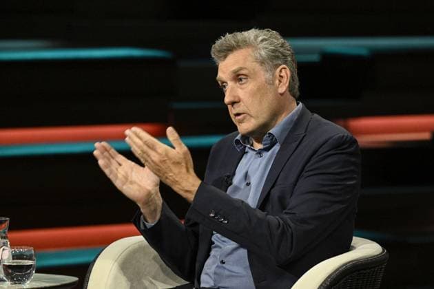 Dr. Oliver von Wrochem (Historiker) 05 26 her Dr. Oliver von Wrochem am 14. Mai 2026 in Markus Lanz , ZDF (Aufzeichnung vom 4. Mai 2026) TV Fernsehen Talkshow Talk Show Deutschland deutsch deutscher Mann Leiter KZ-Gedenkstätte Neuengamme Geschichtswissenschaftler german historian quer halb sitzend sprechend gestikulierend