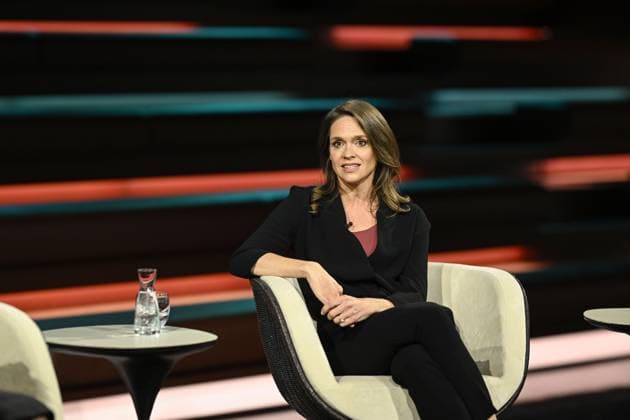 Ruth-Anne Damm (Sozialunternehmerin) 05 26 her Ruth-Anne Damm am 14. Mai 2026 in Markus Lanz , ZDF (Aufzeichnung vom 4. Mai 2026) TV Fernsehen Talkshow Talk Show Deutschland deutsch deutsche Frau Unternehmerin Zweitzeugen e.V. Geschäftsführerin NGO german female enterpriser social quer halb sitzend lächelnd neutral zuhörend