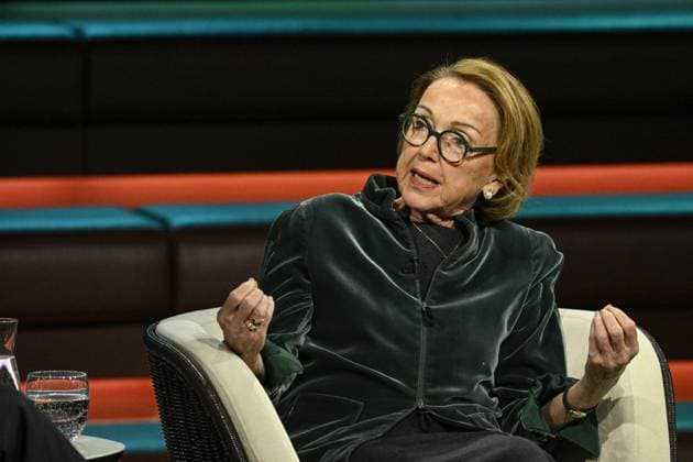 Eva Umlauf (Psychotherapeutin) 05 26 her Eva Umlauf am 14. Mai 2026 in Markus Lanz , ZDF (Aufzeichnung vom 4. Mai 2026) TV Fernsehen Talkshow Talk Show Deutschland deutsch Frau slowakisch-deutsche Kinderärztin Ärztin KZ-Überlebende german slovakian female physician doctor psychotherapist quer halb sitzend sprechend gestikulierend