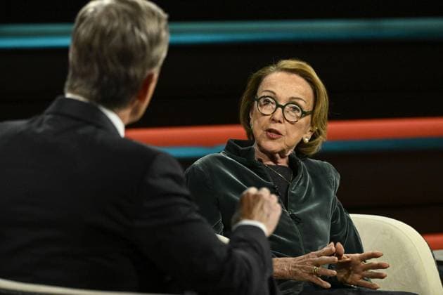 Markus Lanz mit Eva Umlauf 05 26 her Markus Lanz und Eva Umlauf am 14. Mai 2026 in Markus Lanz , ZDF (Aufzeichnung vom 4. Mai 2026) TV Fernsehen Talkshow Talk Show Deutschland deutsch Mann Frau slowakisch-deutsche Psychotherapeutin Kinderärztin Ärztin KZ-Überlebende Italien italienisch italienischer italienisch-deutscher Moderator Fotografie Fotograf Journalist Journalismus Autor german slovakian female physician doctor psychotherapist journalism german-italian presenter host photographer author quer halb sitzend zuhörend sprechend gestikulierend