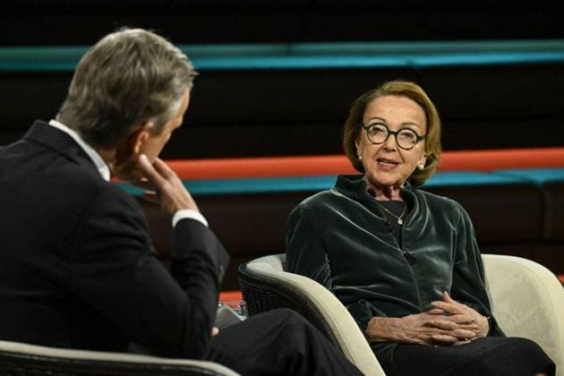 Markus Lanz mit Eva Umlauf 05 26 her Markus Lanz und Eva Umlauf am 14. Mai 2026 in Markus Lanz , ZDF (Aufzeichnung vom 4. Mai 2026) TV Fernsehen Talkshow Talk Show Deutschland deutsch Mann Frau slowakisch-deutsche Psychotherapeutin Kinderärztin Ärztin KZ-Überlebende Italien italienisch italienischer italienisch-deutscher Moderator Fotografie Fotograf Journalist Journalismus Autor german slovakian female physician doctor psychotherapist journalism german-italian presenter host photographer author quer halb sitzend zuhörend sprechend gestikulierend