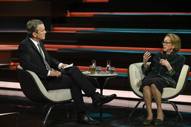 Markus Lanz mit Eva Umlauf 05 26 her Markus Lanz und Eva Umlauf am 14. Mai 2026 in Markus Lanz , ZDF (Aufzeichnung vom 4. Mai 2026) TV Fernsehen Talkshow Talk Show Deutschland deutsch Mann Frau slowakisch-deutsche Psychotherapeutin Kinderärztin Ärztin KZ-Überlebende Italien italienisch italienischer italienisch-deutscher Moderator Fotografie Fotograf Journalist Journalismus Autor german slovakian female physician doctor psychotherapist journalism german-italian presenter host photographer author quer ganz freistellbar sitzend zuhörend sprechend gestikulierend