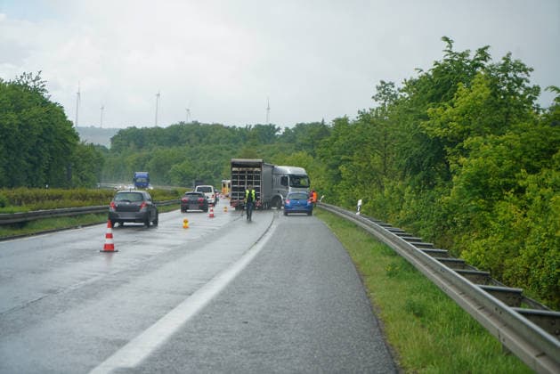 Verkehrsunfall mit mehreren Fahrzeugen Schlüchtern A66 Fulda Richtung Frankfurt zwi Hessen Deutschland