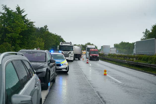 Verkehrsunfall mit mehreren Fahrzeugen Schlüchtern A66 Fulda Richtung Frankfurt zwi Hessen Deutschland