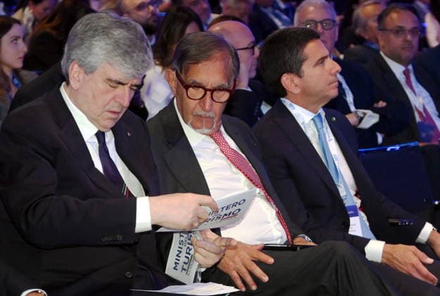 IPA84719189 - MILAN - Palazzo Mezzanotte, Piazza degli Affari, 6 Efg Consulting and UAE Ministry of Economy, Investopia Milan 2026 with Ministers of Economy Giorgetti, Enterprise Urso and Tourism Mazzi  Copyright: xMaurizioxMaulex xMaurizioxMaulex 84719189