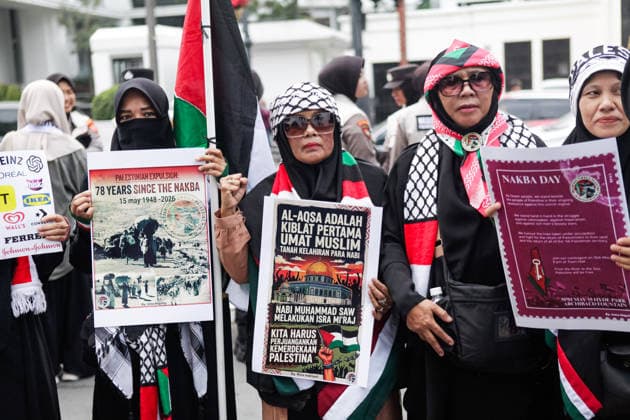 May 15, 2026, Bandung, West Java, Indonesia: Protesters from the Ã¢â‚¬oeSolidarity Through Art for PalestineÃ¢â‚¬Â movement held a demonstration on Asia-Afrika Street in Bandung, West Java, Indonesia. The demonstration was held to commemorate the 78th anniversary of the Nakba as a show of solidarity with the Palestinian civilian population in their struggle against genocide, Zionism, and colonialism, which have persisted since 1948. Bandung Indonesia - ZUMAa305 20260515_zip_a305_008 Copyright: xArdixSeptianx