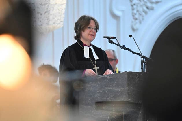 Zentraler Oekumenischer Gottesdienst im Dom St. Kilian auf dem Katholikentag in Wuerzburg. (Foto vom 15.05.2026: Cornelia Richter, Bischoefin der Evangelischen Kirche A.B. Oesterreich) Bis Sonntag werden beim 104. Deutschen Katholikentag unter dem biblischen Leitwort Hab Mut, steh auf! mehrere zehntausend Teilnehmende zu insgesamt 900 Veranstaltungen erwartet. Das Treffen soll angesichts von Krieg, Klimawandel, sozialer Spaltung sowie Vertrauenskrisen in Politik und Kirche dazu ermutigen, nach Wegen fuer die Zukunft zu suchen. (Siehe epd-Meldung vom 15.05.2026) EDITORIAL USE ONLY