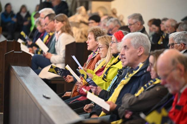 Zentraler Oekumenischer Gottesdienst im Dom St. Kilian auf dem Katholikentag in Wuerzburg (Foto vom 15.05.2026). Bis Sonntag werden beim 104. Deutschen Katholikentag unter dem biblischen Leitwort Hab Mut, steh auf! mehrere zehntausend Teilnehmende zu insgesamt 900 Veranstaltungen erwartet. Das Treffen soll angesichts von Krieg, Klimawandel, sozialer Spaltung sowie Vertrauenskrisen in Politik und Kirche dazu ermutigen, nach Wegen fuer die Zukunft zu suchen. (Siehe epd-Meldung vom 15.05.2026) EDITORIAL USE ONLY