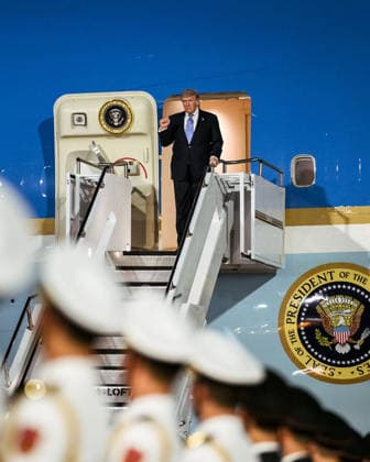 May 14, 2026, Beijing, China: U.S. President DONALD TRUMP arrives on Air Force One in Beijing. Trump will meet with his Chinese counterpart Xi Jinping, hold talks at the Great Hall of the People in Beijing. Beijing China - ZUMAz03_ 20260514_int_z03_590 Copyright: xWhitexHousexPressxOfficex