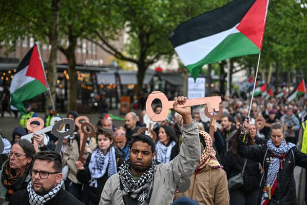 Demonstration in Rotterdam on Nakba Day ROTTERDAM, NETHERLANDS - MAY 15: Large crowds march through the streets of Rotterdam during a demonstration marking Nakba Day in Netherlands on May 15, 2026. The protest began at Schouwburgplein before moving through the city center in a silent procession. Mouneb Taim Anadolu Rotterdam Netherlands. Editorial use only. Please get in touch for any other usage.  Copyright: x2026xAnadoluxMounebxTaimx