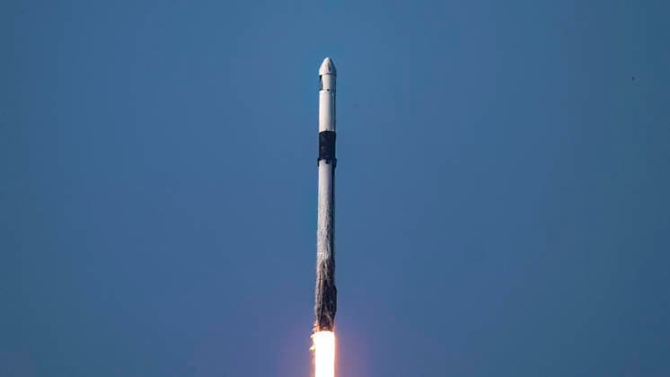 May 15, 2026, Merritt Island, Florida, USA: A SpaceX Falcon 9 rocket with a cargo spacecraft launches from Space Launch Complex-40 at Cape Canaveral Space Force Station, Florida on May 15, 2026 at 6:05 p.m. EDT. The Dragon cargo spacecraft will deliver about 6,500 pounds of research equipment, crew supplies, and hardware to the International Space Station. Merritt Island USA - ZUMAb267 20260515_znp_b267_001 Copyright: xCharlesxBriggsx